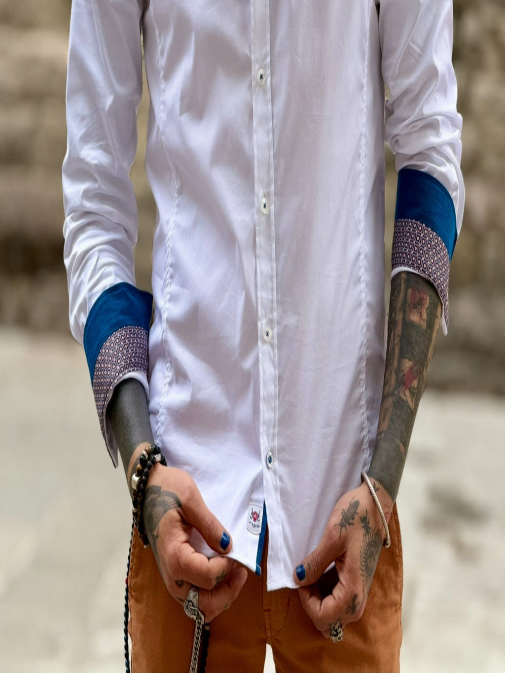 Camisa Blanca Cansano puño detalles en azul